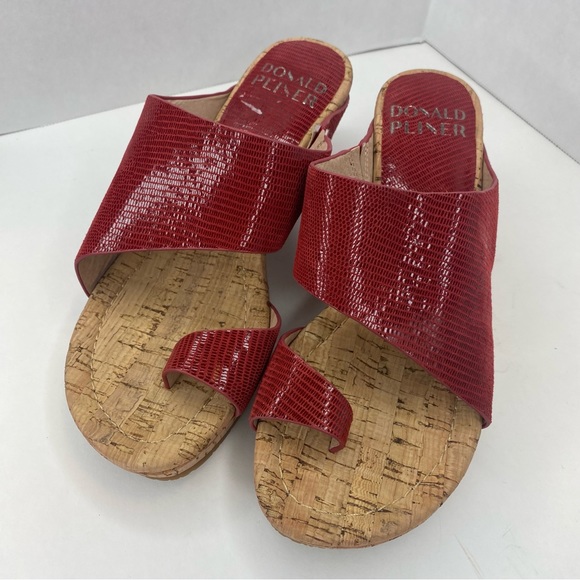 NWT DONALD J PLINER Gretta Leather Wedge Sandals Size 6 Same Shoe - Picture 8 of 10